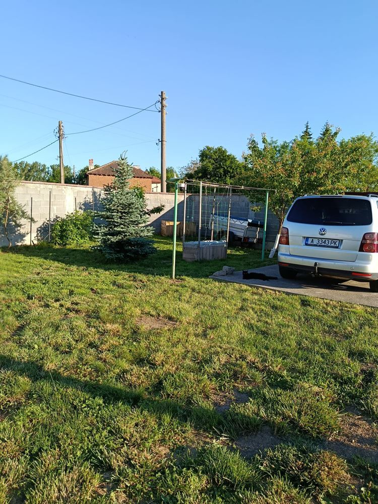 Dom parterowy z pięknym ogrodem u podnóża gór Strandża – komfort, spokój i gotowy dom w miejscowości Fakia