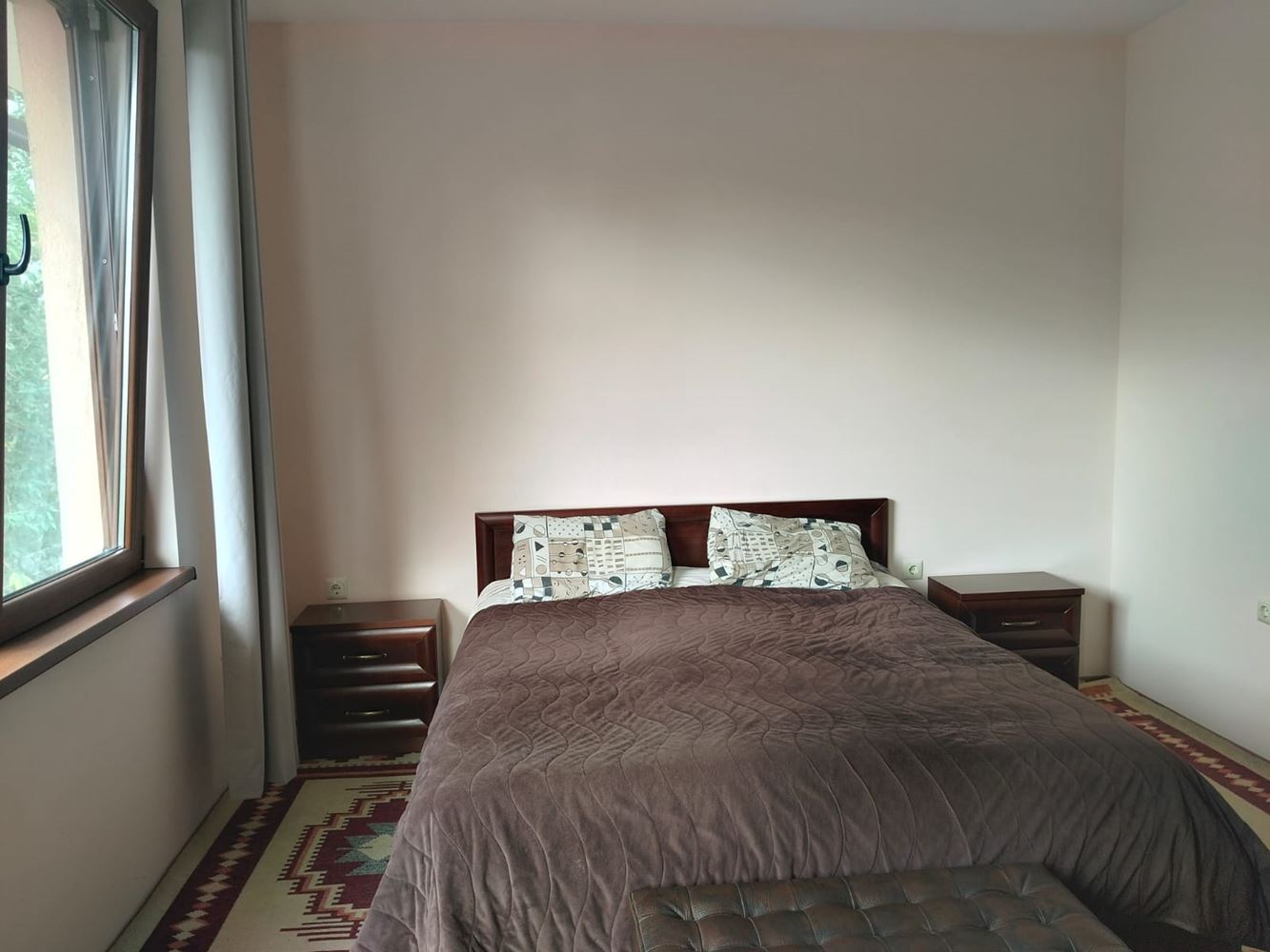  Przestronny trzypiętrowy dom jednorodzinny w centrum Rawdy – komfort, prestiż i pełna niezależność