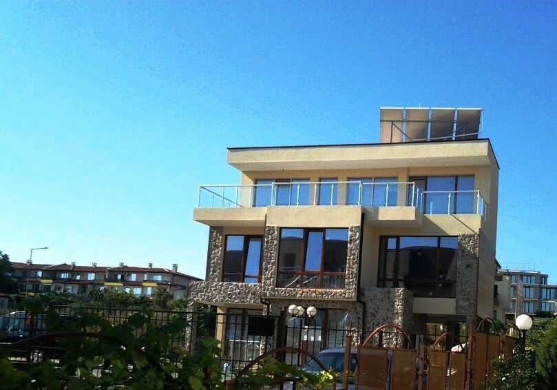 Dom z ogrodem w Sozopolu – przy Bamboo Beach i centrum, w pełni umeblowany