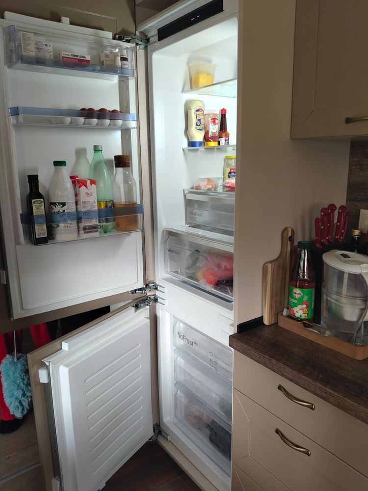  Przestronny trzypiętrowy dom jednorodzinny w centrum Rawdy – komfort, prestiż i pełna niezależność