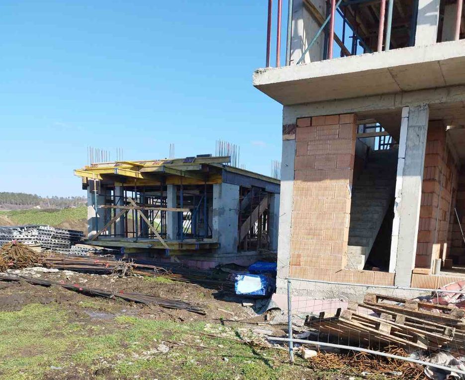Nowoczesny dom z pięcioma pokojami i działką 400 m², trzema sypialniami i bez opłaty za utrzymanie w Vetren w Burgas