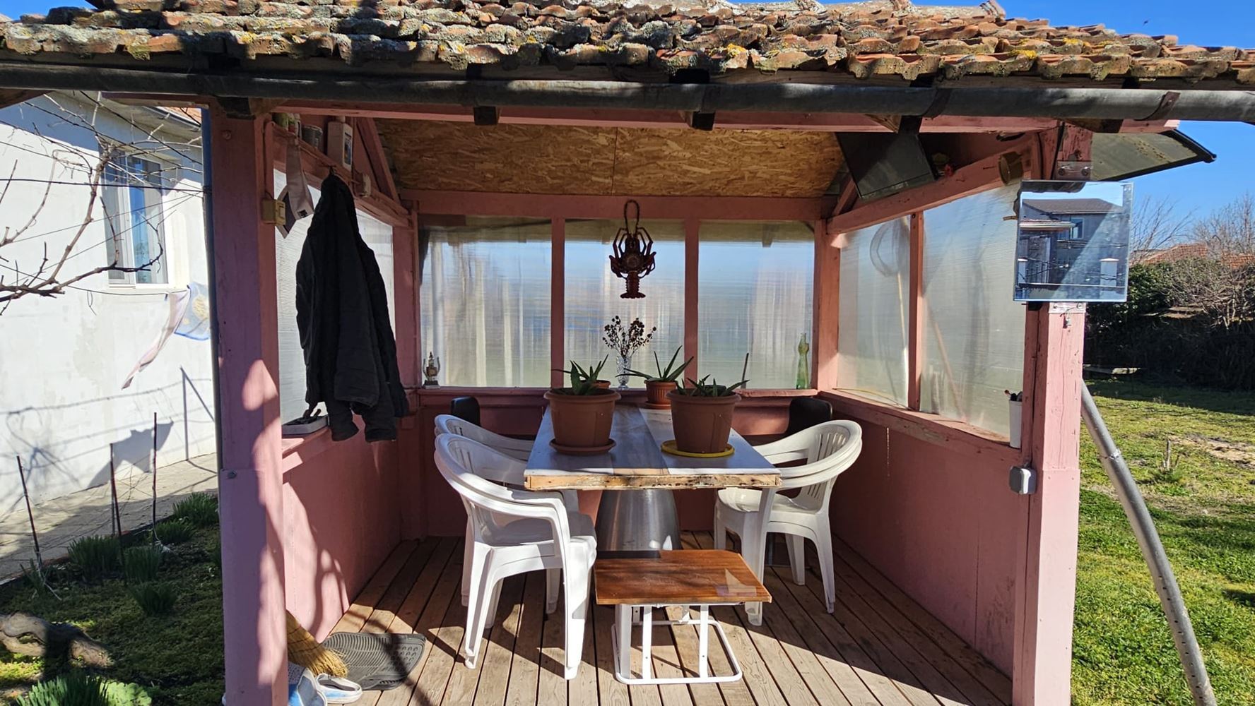  Doskonały parterowy dom z basenem i przestronnym ogrodem w wiosce Dyulevo