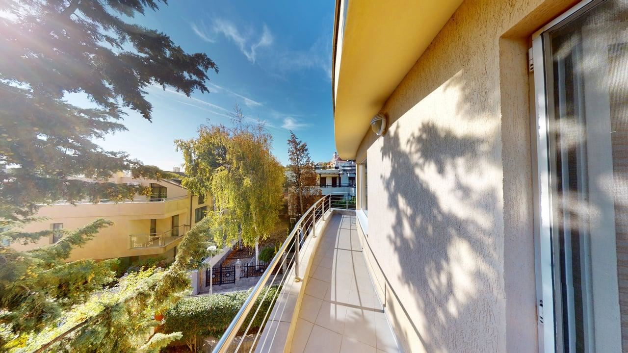 Panoramiczny czterokondygnacyjny dom z 8 sypialniami i widokiem na morze w Słonecznym Brzegu – bez opłaty eksploatacyjnej