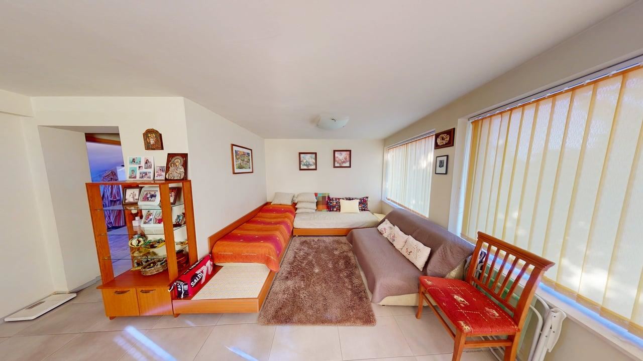 Panoramiczny czterokondygnacyjny dom z 8 sypialniami i widokiem na morze w Słonecznym Brzegu – bez opłaty eksploatacyjnej