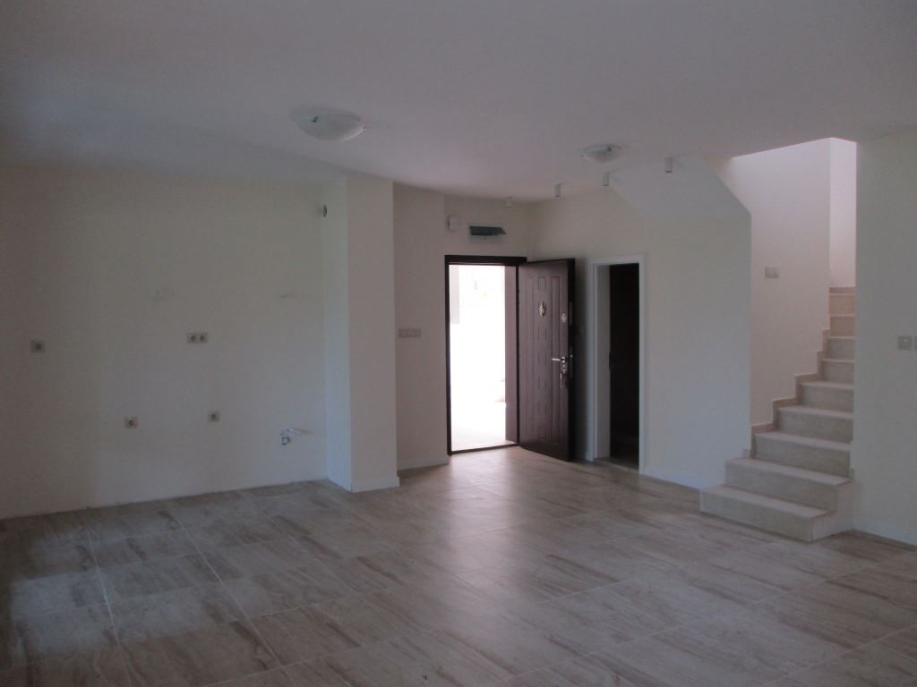 Dwupiętrowy dom typu townhouse w kompleksie „Green Life”, Sozopol – stylowe życie tuż przy plaży