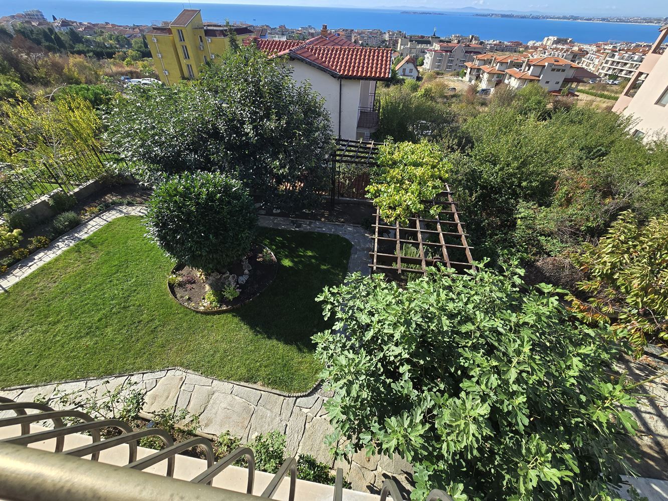 Wolnostojący dom z panoramicznym widokiem na morze i własnym ogrodem w Sveti Vlas