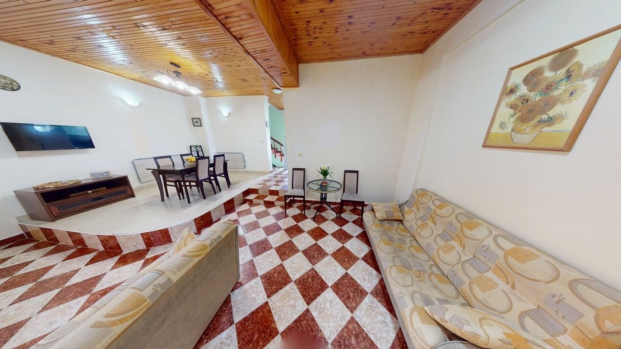 Dwupiętrowy dom w miejscowości Poroj – spokój, przestrzeń i komfort blisko morza