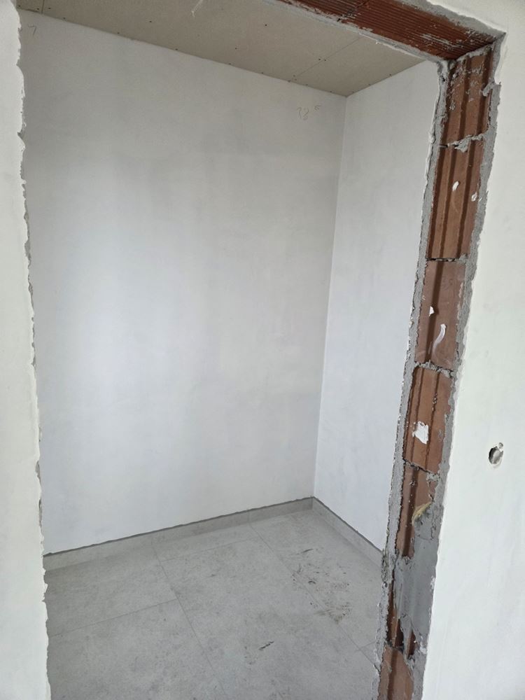 Pomorie – nowoczesny dom dwukondygnacyjny z czterema sypialniami – bezpieczeństwo, energooszczędność i komfort bez kompromisów