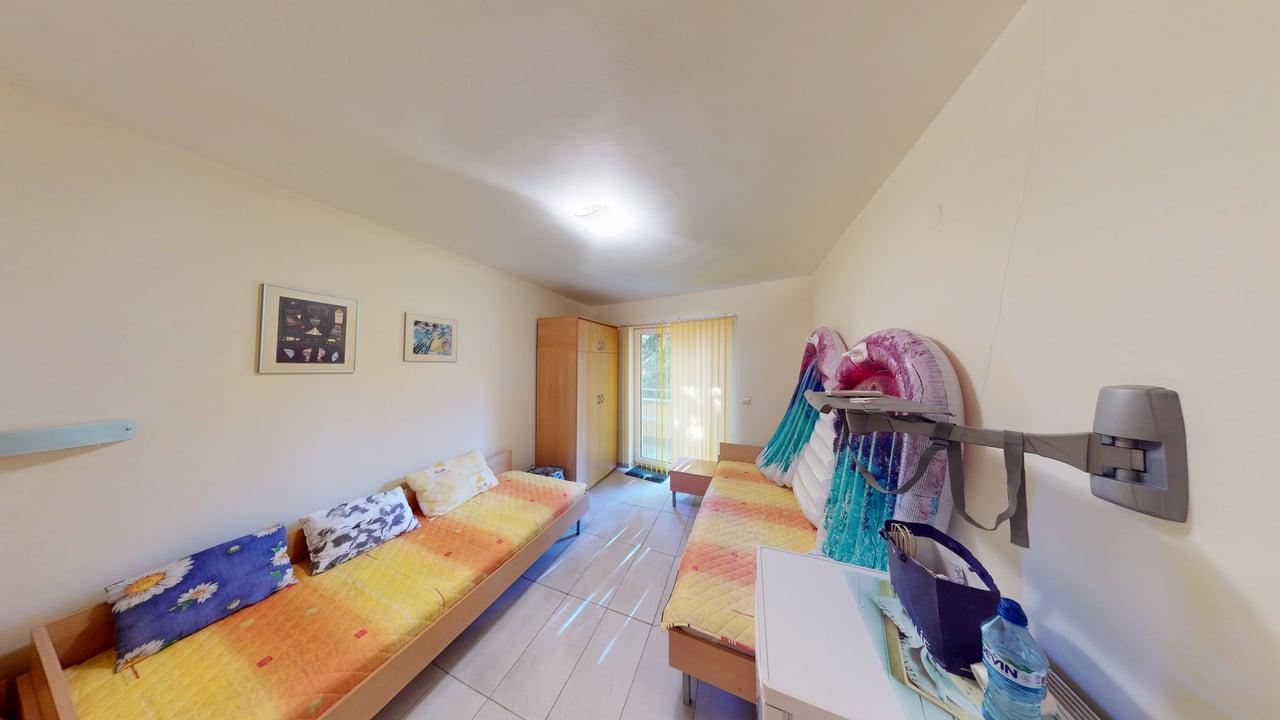 Panoramiczny czterokondygnacyjny dom z 8 sypialniami i widokiem na morze w Słonecznym Brzegu – bez opłaty eksploatacyjnej