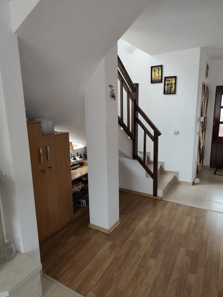  Luksusowy dwupoziomowy dom z basenem i pięknym widokiem w prestiżowym kompleksie – Acheloj