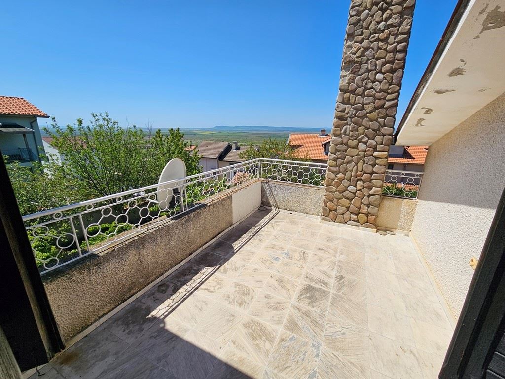 Przestronny dom wolnostojący z panoramicznym widokiem w Kosharitsa