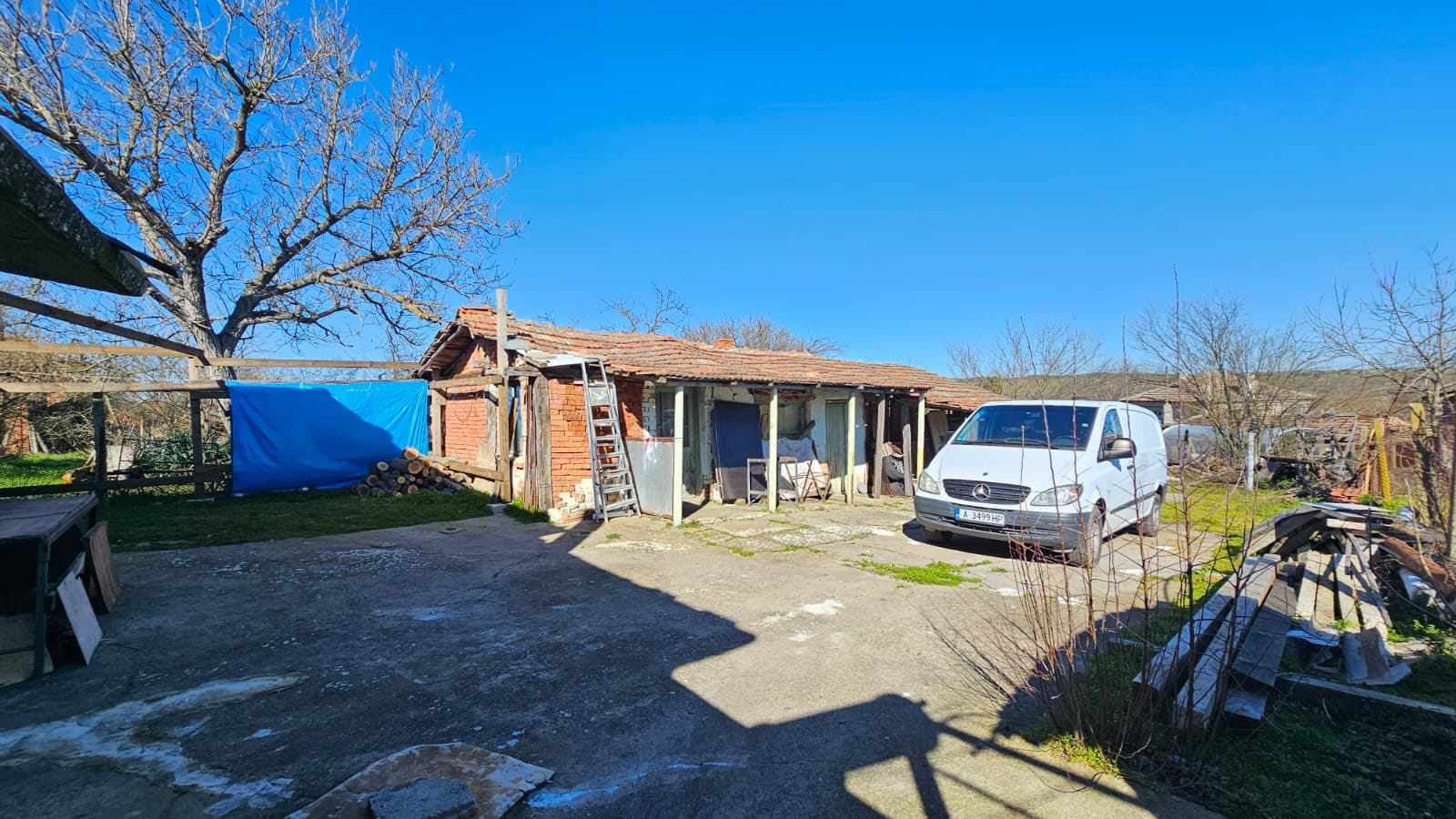  Doskonały parterowy dom z basenem i przestronnym ogrodem w wiosce Dyulevo