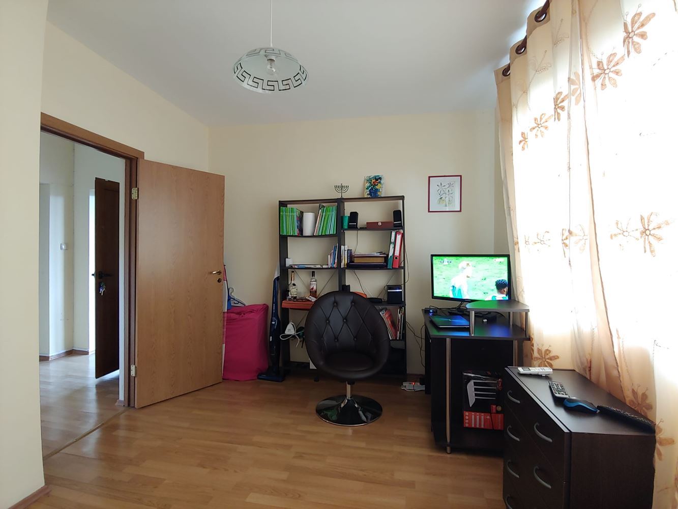 Przestronny dwupiętrowy dom z ogromnym ogrodem, kominkiem, sauną i jacuzzi we wsi Drachevo