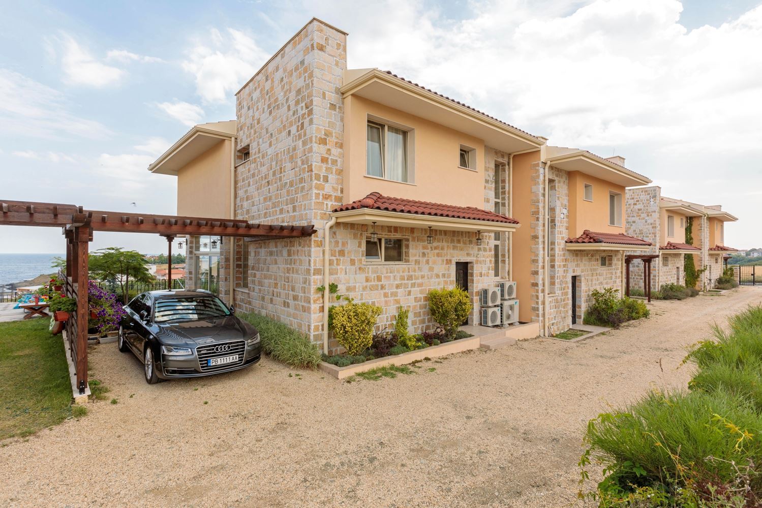  Prestiżowy dom nad morzem z basenem w Lozenets – luksus, spokój i inspirujące widoki