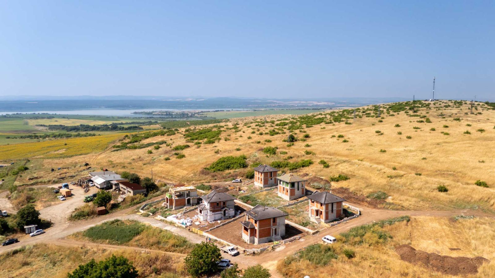 Wolnostojący dom z dużym ogrodem i czterema sypialniami – miejscowość Cherni Vrah