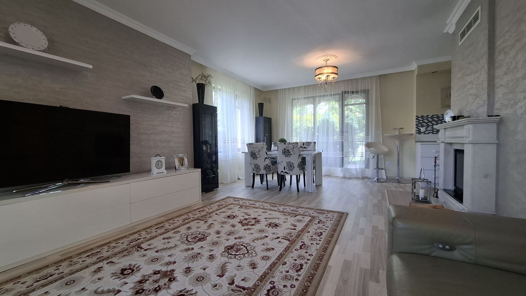 Luksusowy dwupiętrowy dom w prestiżowym kompleksie w Pomorie