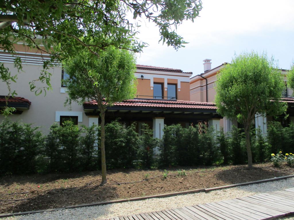 Dwupiętrowy dom typu townhouse w kompleksie „Green Life”, Sozopol – stylowe życie tuż przy plaży