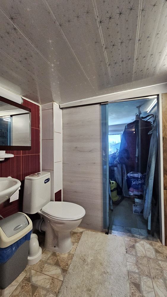  Doskonały parterowy dom z basenem i przestronnym ogrodem w wiosce Dyulevo