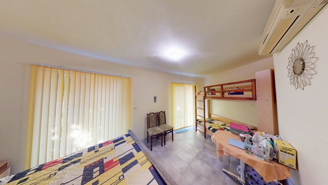 Panoramiczny czterokondygnacyjny dom z 8 sypialniami i widokiem na morze w Słonecznym Brzegu – bez opłaty eksploatacyjnej