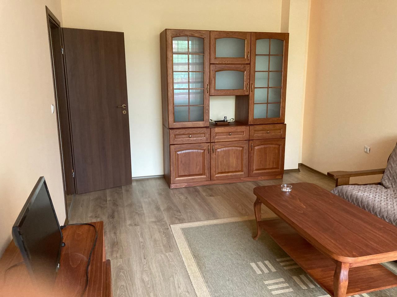  Przestronny trzypiętrowy dom jednorodzinny w centrum Rawdy – komfort, prestiż i pełna niezależność