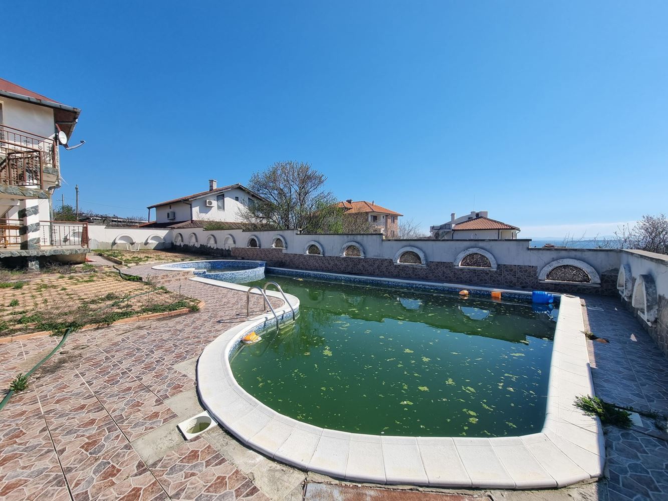  Luksusowy dom z basenem i widokiem na morze w Sveti Vlas – tylko 1 km od plaży