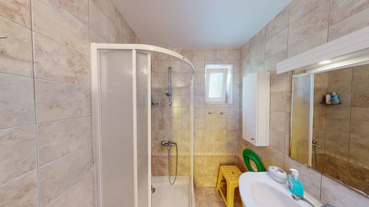 Panoramiczny czterokondygnacyjny dom z 8 sypialniami i widokiem na morze w Słonecznym Brzegu – bez opłaty eksploatacyjnej