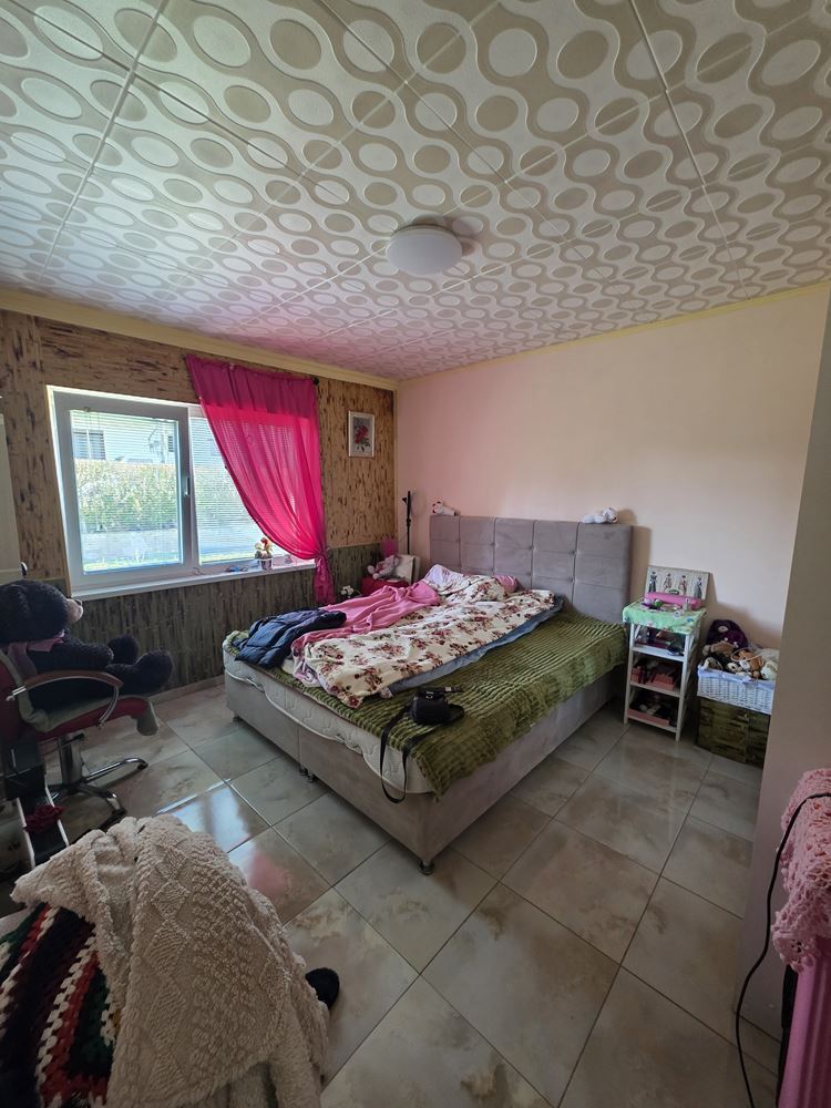 Piękny dom wolnostojący z ogrodem we wsi Tynkovo – przytulność i spokój blisko Sunny Beach