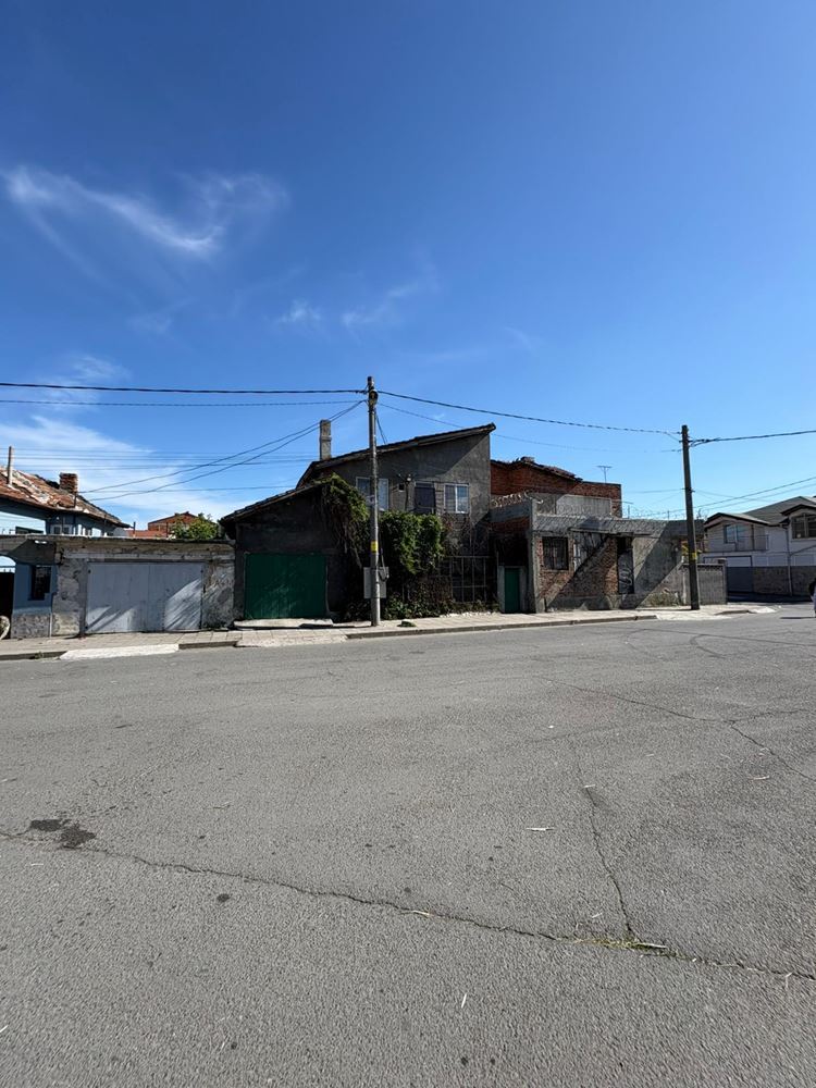 Burgas – Wolnostojący dom dwukondygnacyjny z garażem i możliwością dwóch niezależnych gospodarstw
