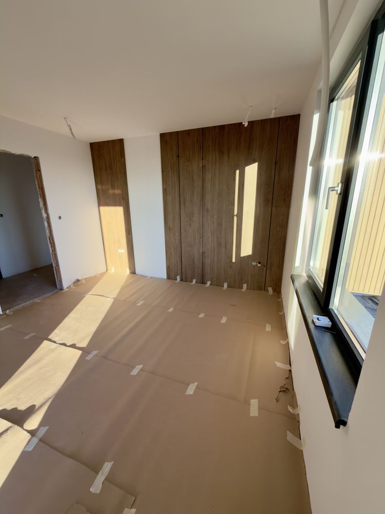 Dwupiętrowy nowoczesny dom w zamkniętym kompleksie w pobliżu Słonecznego Brzegu – ekologia, przestrzeń i luksus