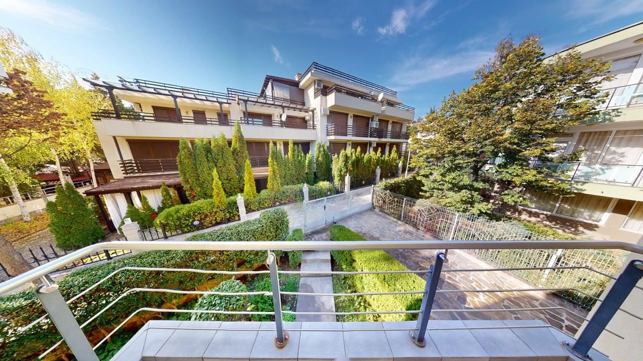 Panoramiczny czterokondygnacyjny dom z 8 sypialniami i widokiem na morze w Słonecznym Brzegu – bez opłaty eksploatacyjnej