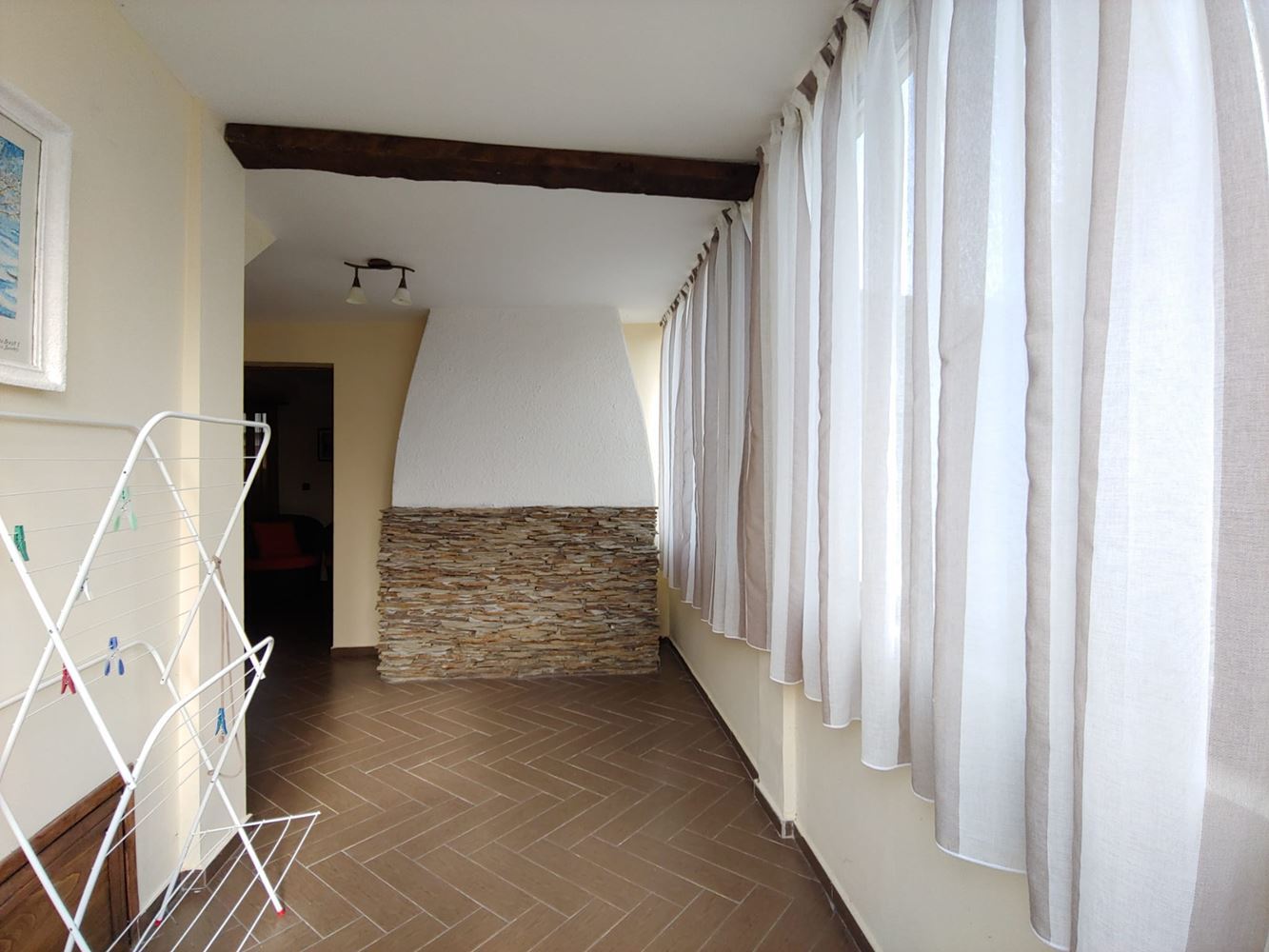 Przestronny dwupiętrowy dom z ogromnym ogrodem, kominkiem, sauną i jacuzzi we wsi Drachevo