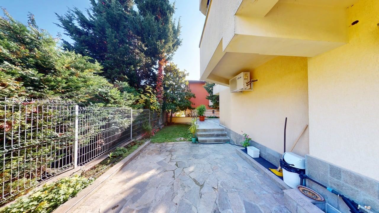 Panoramiczny czterokondygnacyjny dom z 8 sypialniami i widokiem na morze w Słonecznym Brzegu – bez opłaty eksploatacyjnej