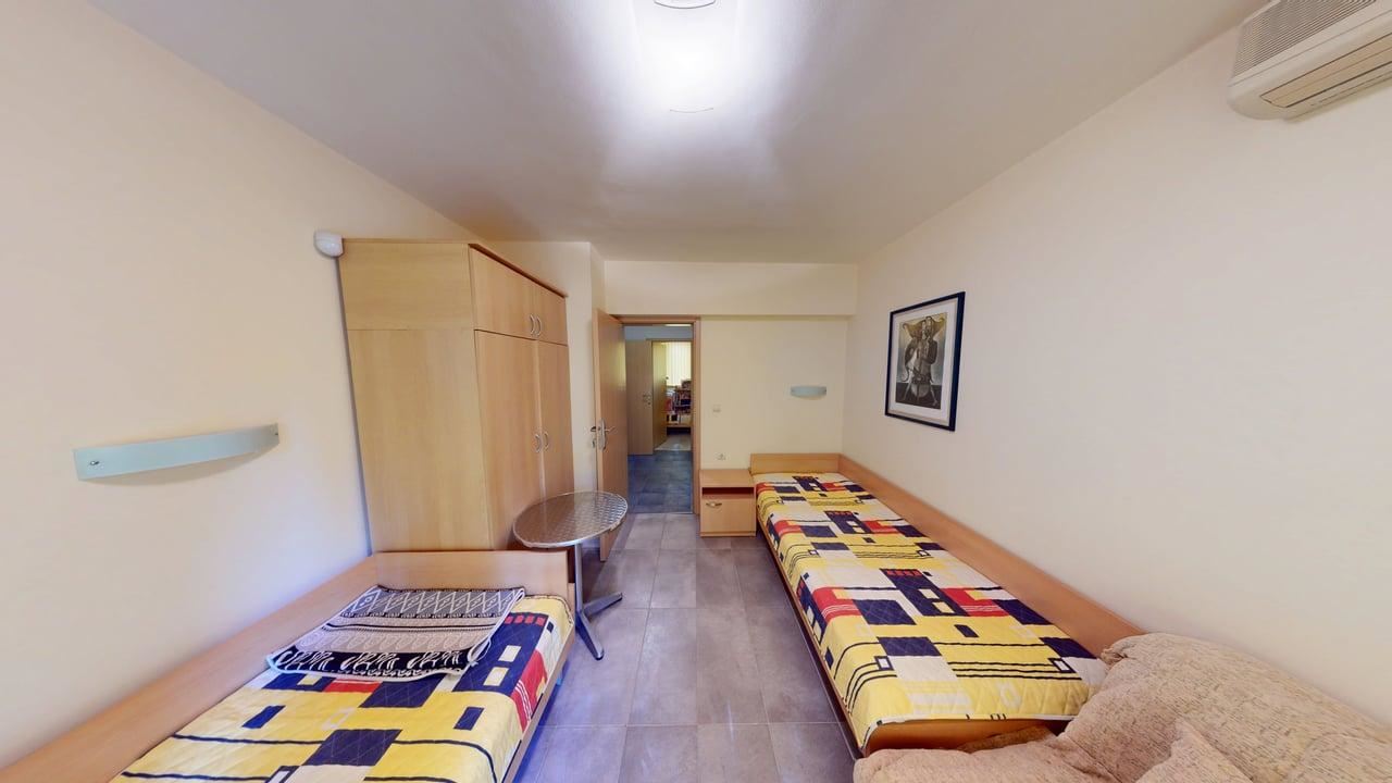 Panoramiczny czterokondygnacyjny dom z 8 sypialniami i widokiem na morze w Słonecznym Brzegu – bez opłaty eksploatacyjnej