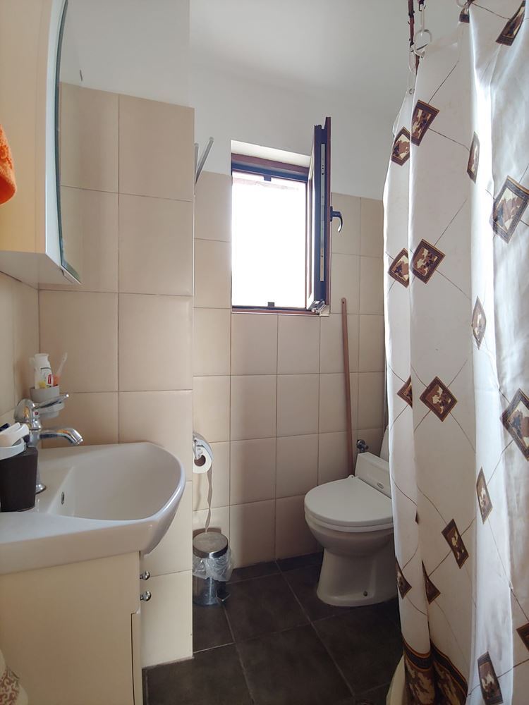 Przestronny dwupiętrowy dom z ogromnym ogrodem, kominkiem, sauną i jacuzzi we wsi Drachevo
