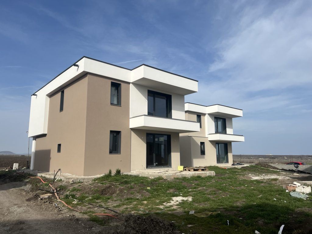 Pomorie – nowoczesny dom dwukondygnacyjny z czterema sypialniami – bezpieczeństwo, energooszczędność i komfort bez kompromisów