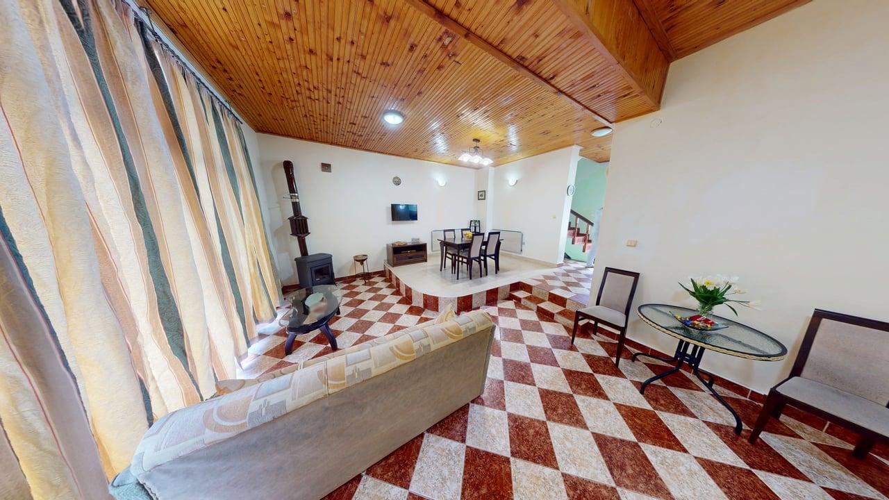 Dwupiętrowy dom w miejscowości Poroj – spokój, przestrzeń i komfort blisko morza