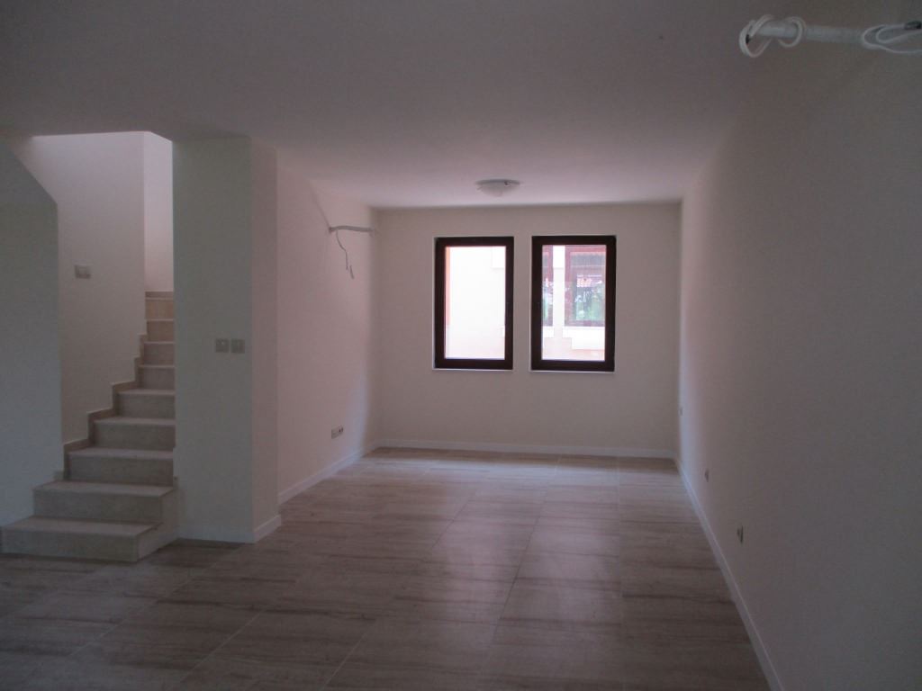 Dwupiętrowy dom typu townhouse w kompleksie „Green Life”, Sozopol – stylowe życie tuż przy plaży