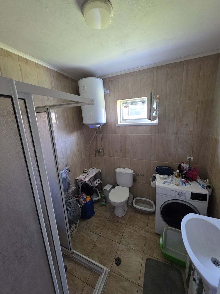 Piękny dom wolnostojący z ogrodem we wsi Tynkovo – przytulność i spokój blisko Sunny Beach