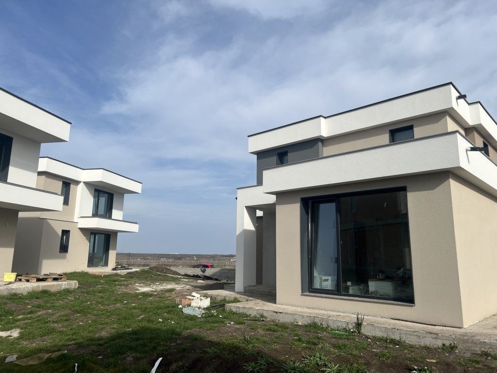 Pomorie – nowoczesny dom dwukondygnacyjny z czterema sypialniami – bezpieczeństwo, energooszczędność i komfort bez kompromisów
