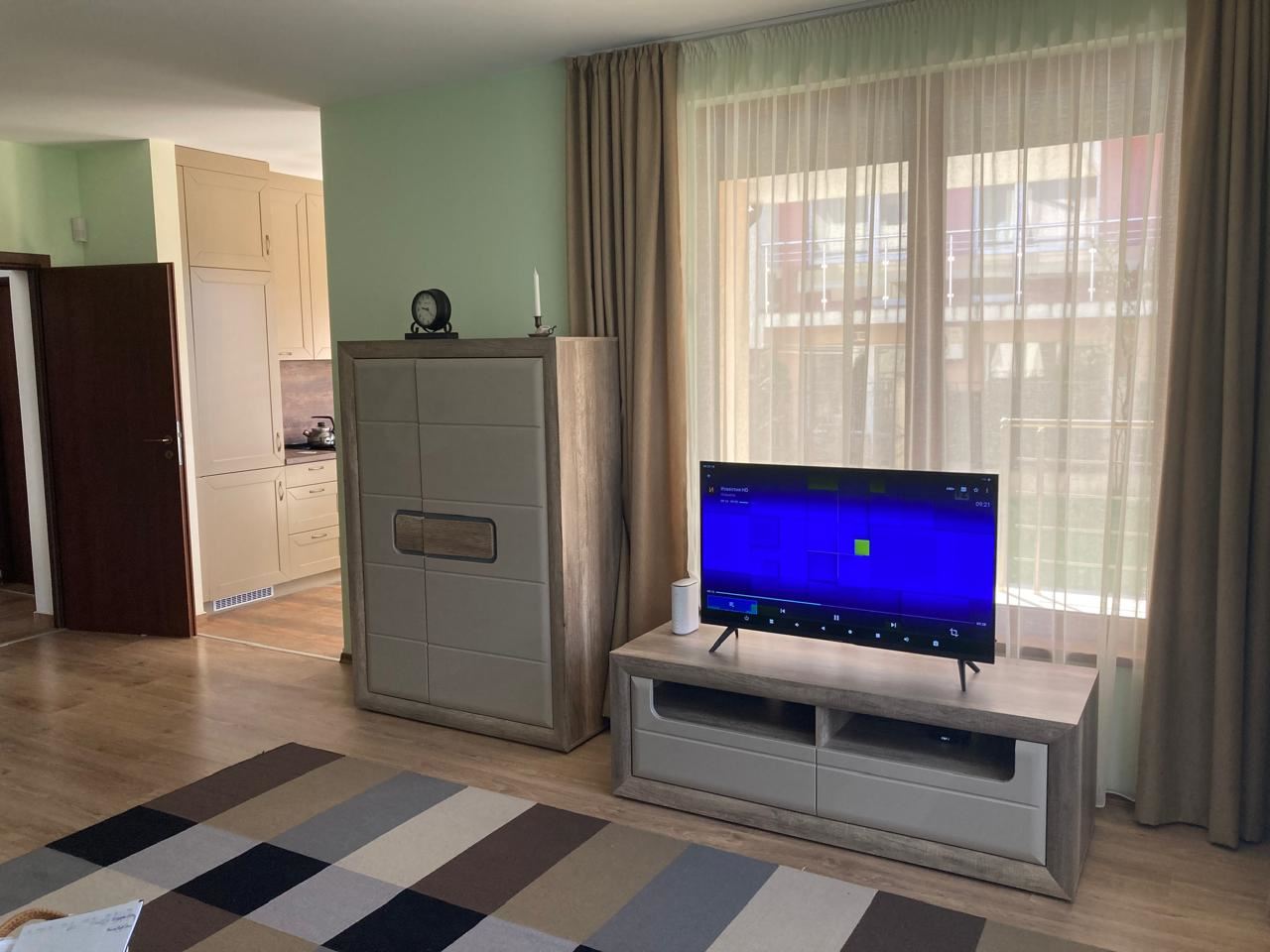  Przestronny trzypiętrowy dom jednorodzinny w centrum Rawdy – komfort, prestiż i pełna niezależność