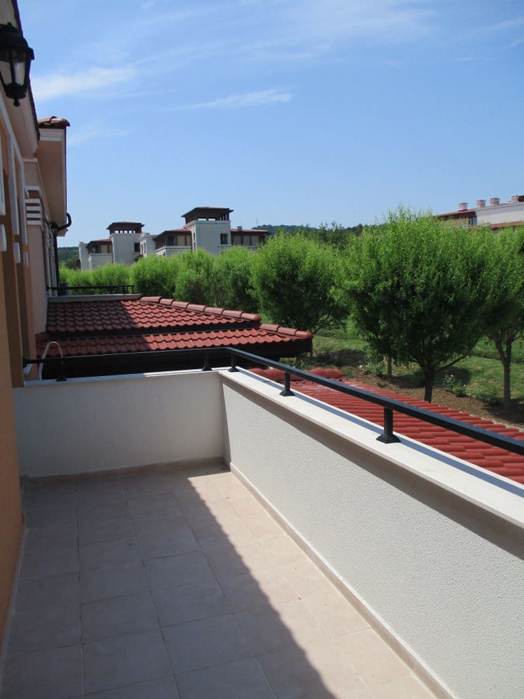 Dwupiętrowy dom typu townhouse w kompleksie „Green Life”, Sozopol – stylowe życie tuż przy plaży