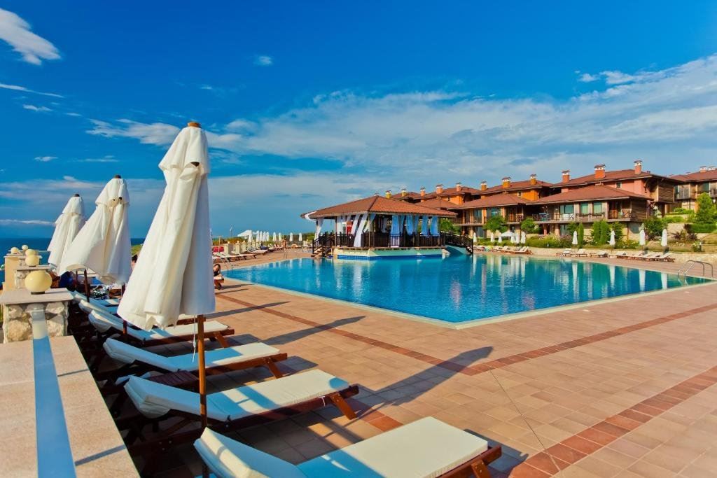 Elegancki dom z panoramą morza w prestiżowym kompleksie Sozopolis w Sozopolu – luksus, komfort i inwestycja na pierwszej linii