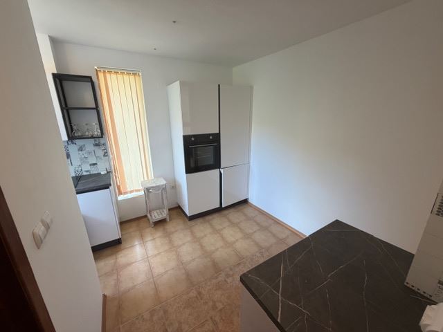 Dwupiętrowy dom w nowoczesnym kompleksie w pobliżu Słonecznego Brzegu – komfort, spokój i doskonałe warunki do życia