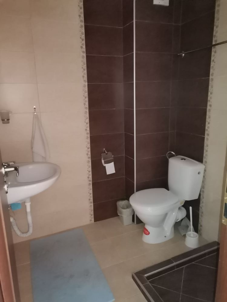 Przestronny dwupokojowy townhouse z ogrodem i tarasami w Sveti Vlas